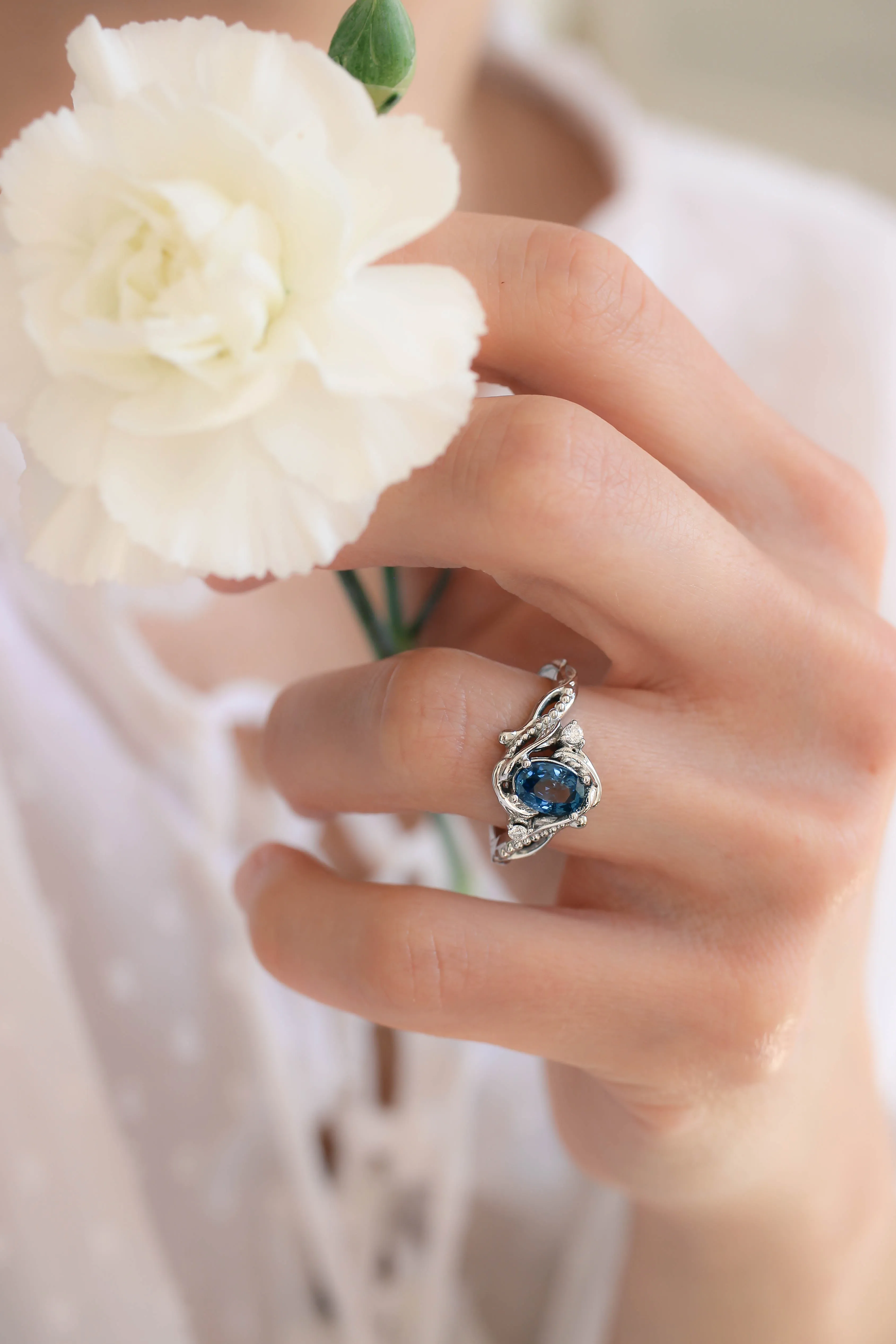 Blue sapphire engagement ring with diamonds / Undina