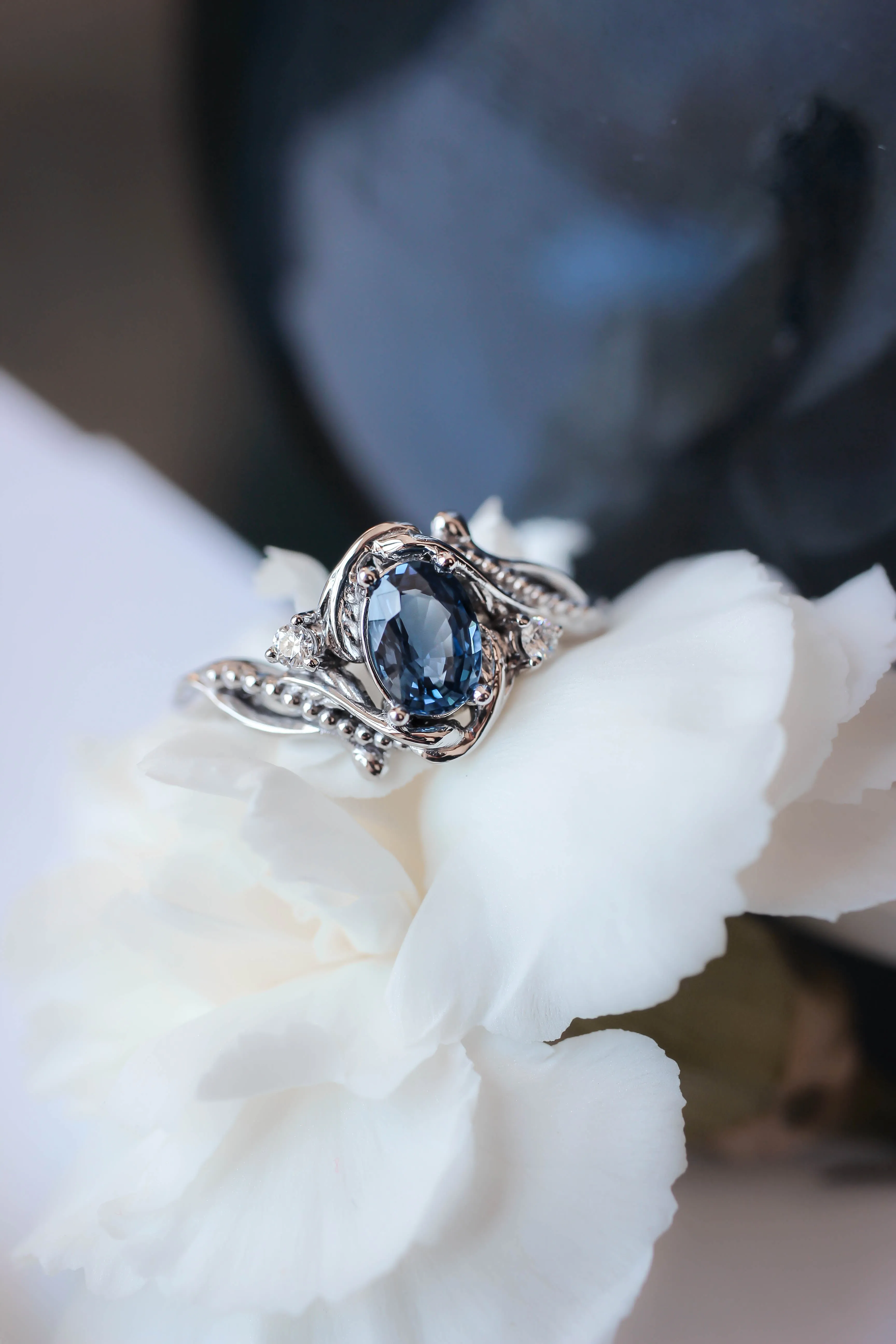 Blue sapphire engagement ring with diamonds / Undina