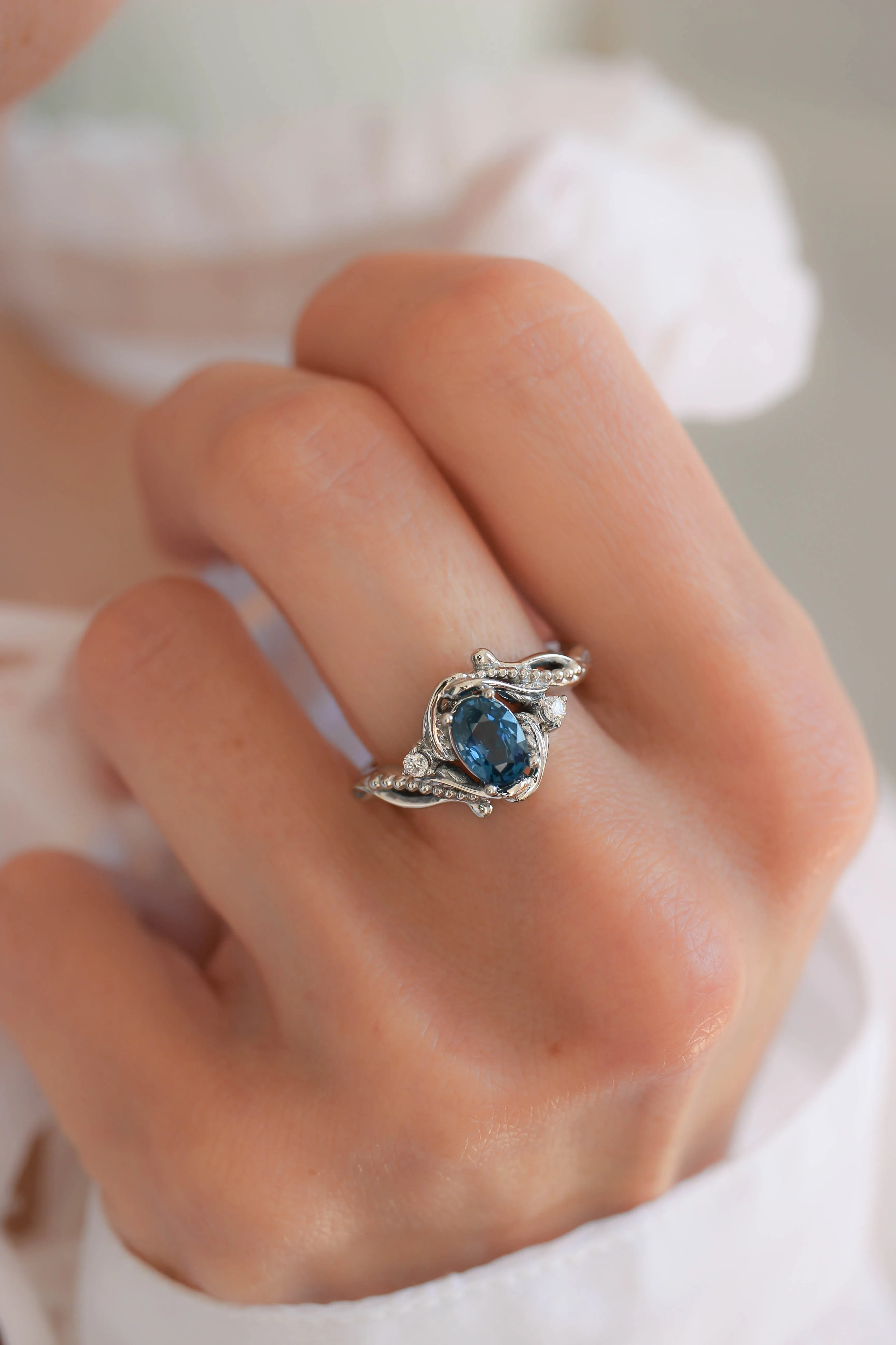 Blue sapphire engagement ring with diamonds / Undina