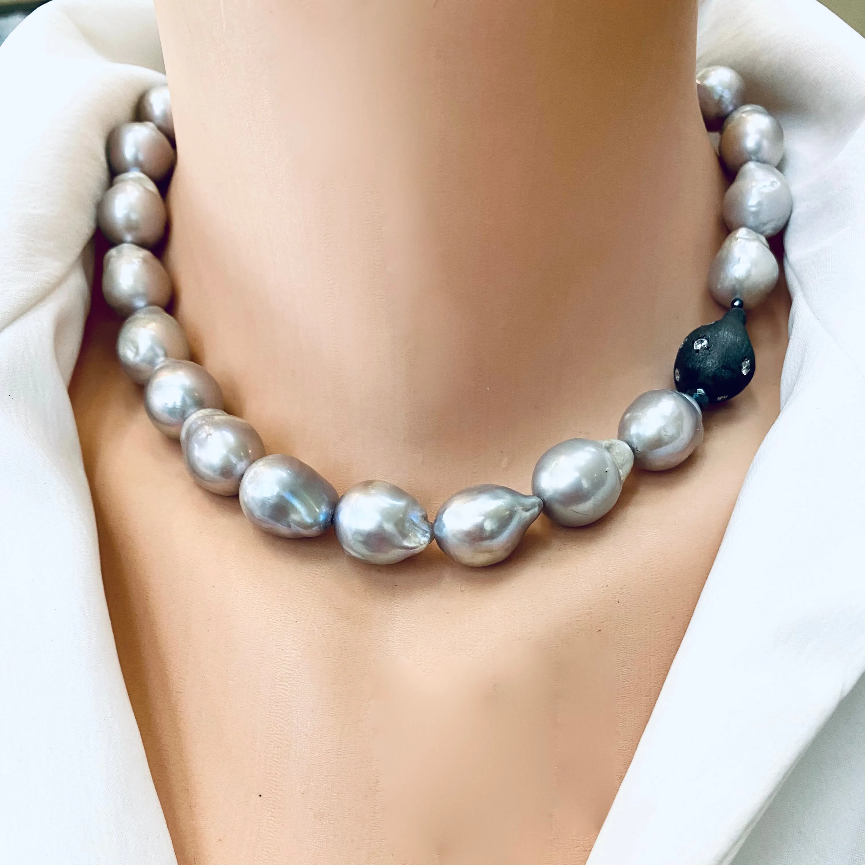 Exquisite Grey Baroque Pearl Choker Necklace with Baroque Inspired Element, 16in