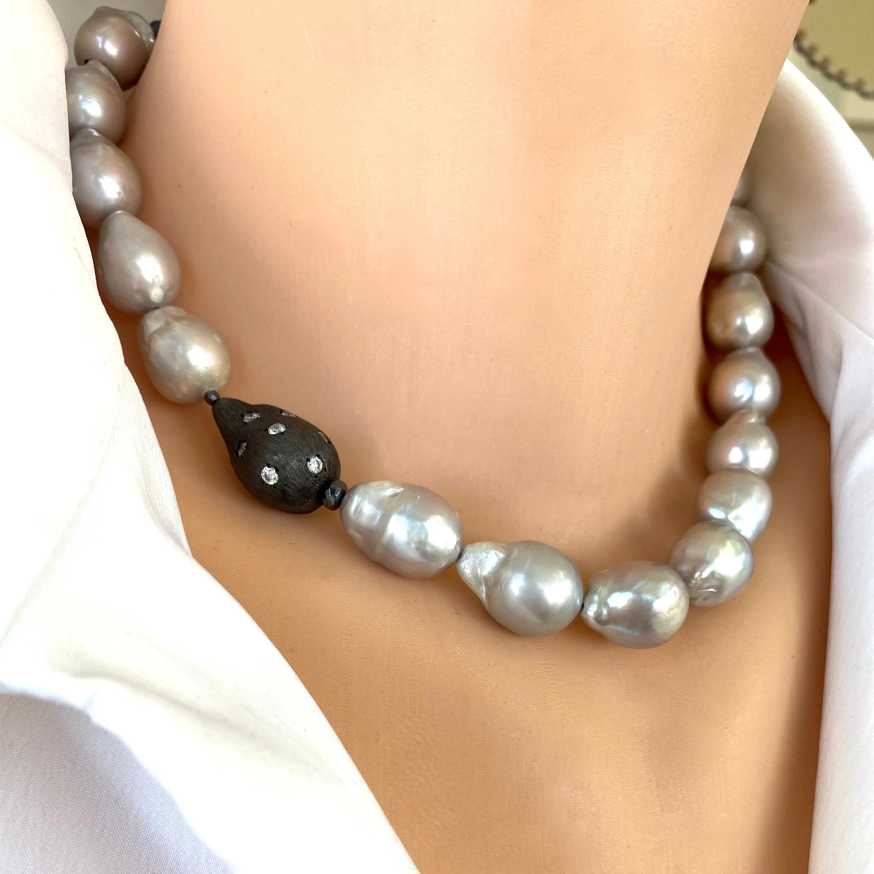 Exquisite Grey Baroque Pearl Choker Necklace with Baroque Inspired Element, 16in