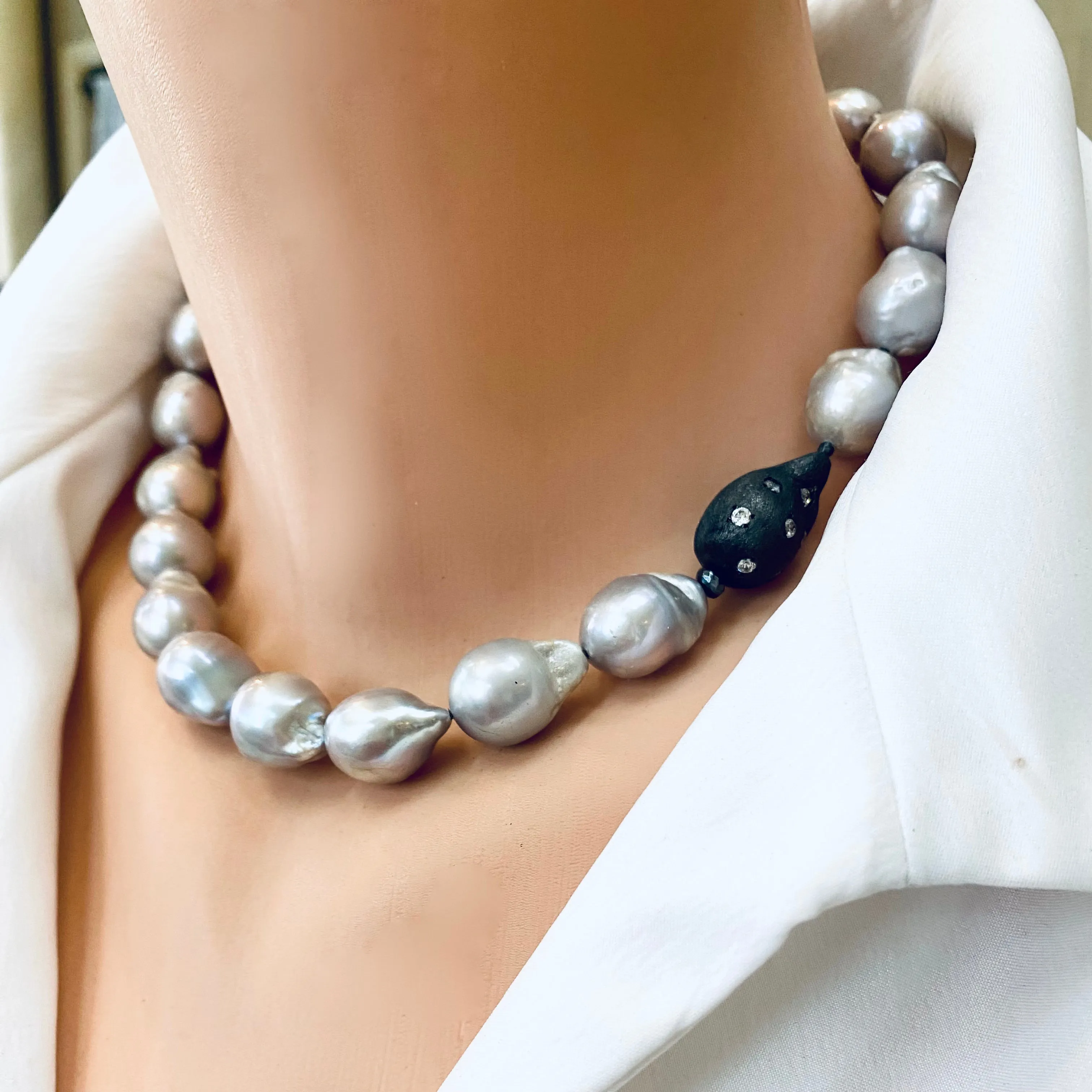Exquisite Grey Baroque Pearl Choker Necklace with Baroque Inspired Element, 16in