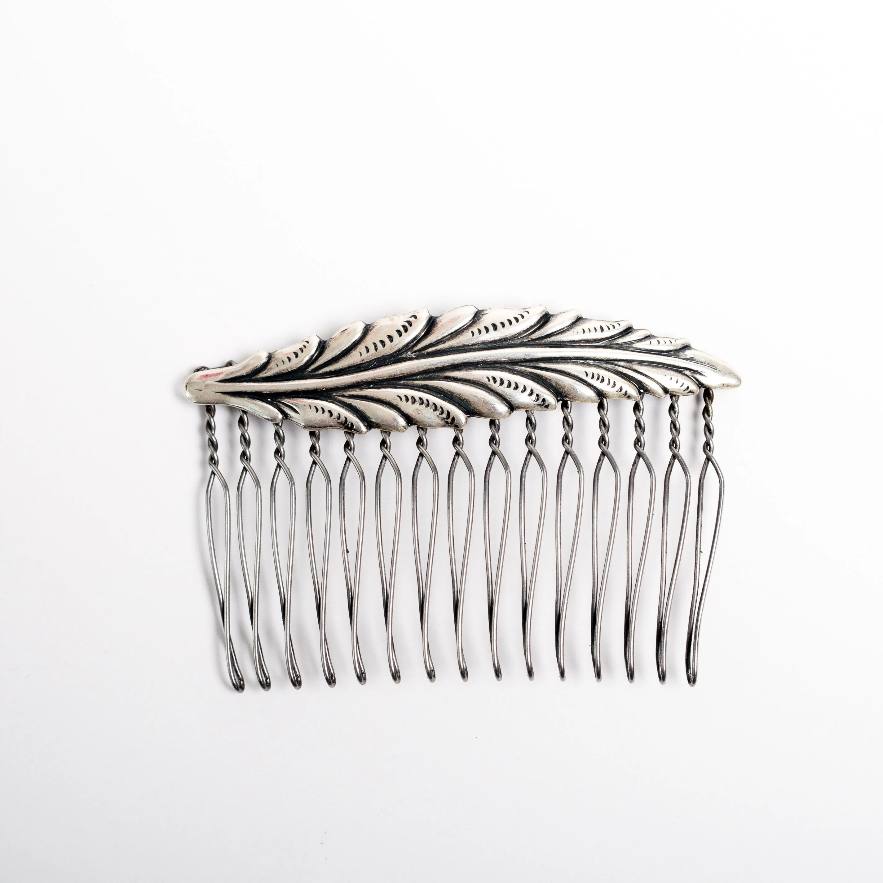 “Faint Feather” Medium Hair Comb