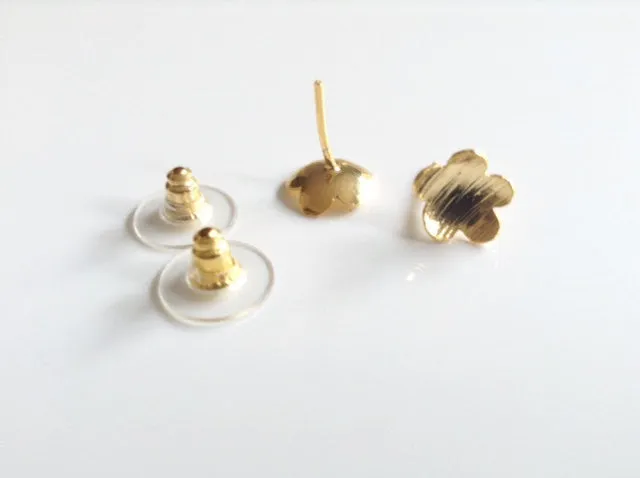 Stud flower Earrings, Goldsmith post flower earrings, Gold stud Earrings, Delicate hand hammered Flower Earrings Dainty wedding earrings
